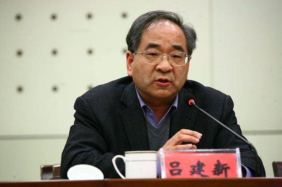 校党委书记张平,院长吕建新与各分管领导及二级学院,教学部签订了党风