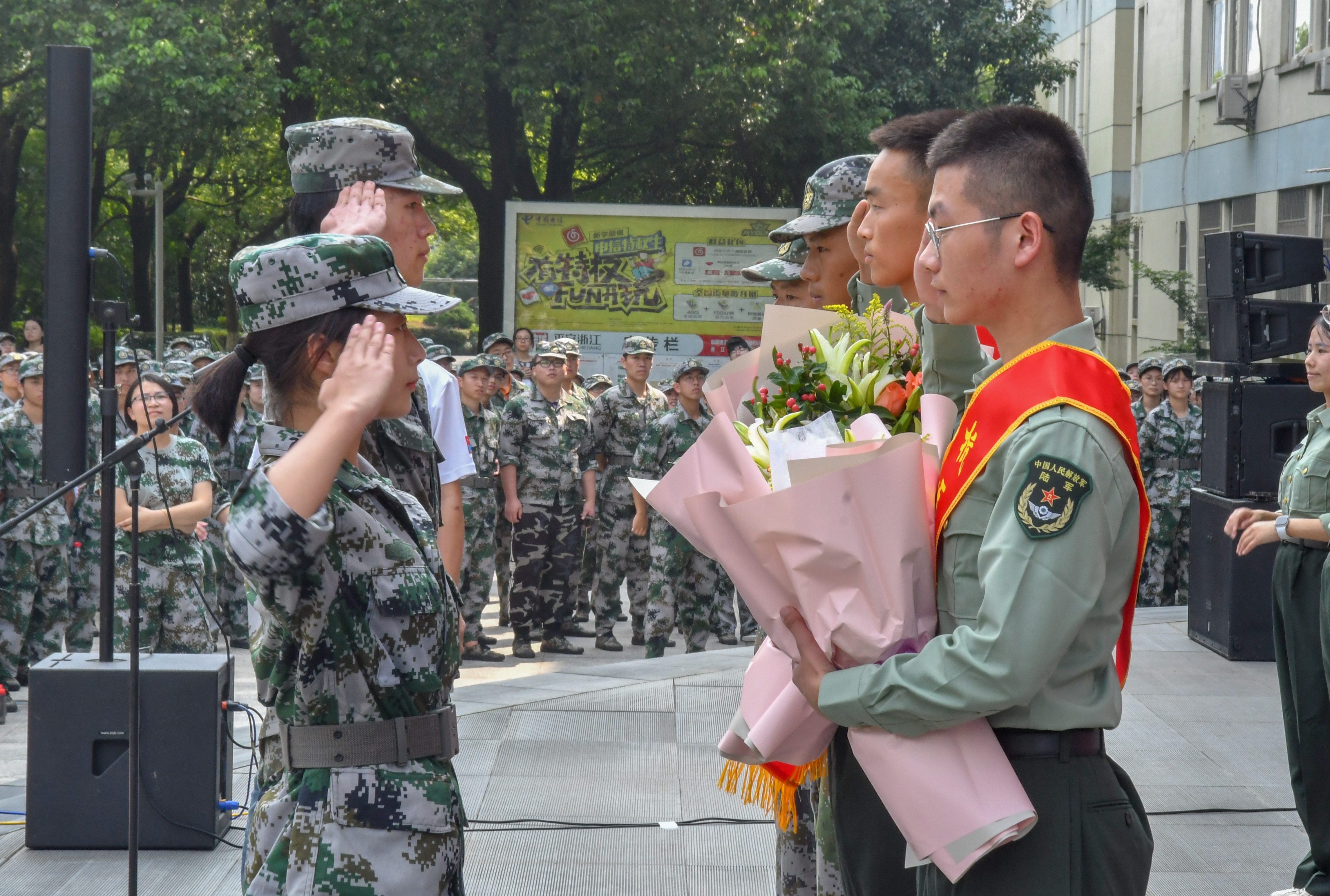 杭州医学院举行2019年大学生入伍新兵欢送仪式暨退伍老兵欢迎仪式