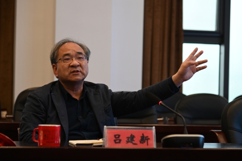 校党委吕建新书记一行深入信息工程学院开展工作调研